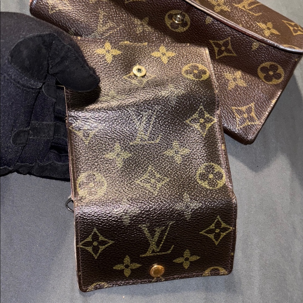 Louis Vuitton Monogram Wallet and Key Wallet Set - Picture 11 of 11